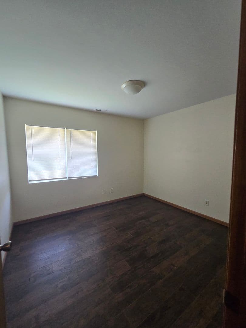 Rockford Apartment: 2723-2837 Silent Wood Trail