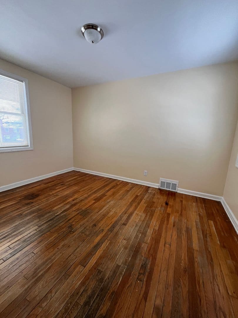Rantoul Apartment: 701-749 Cantonment Ave