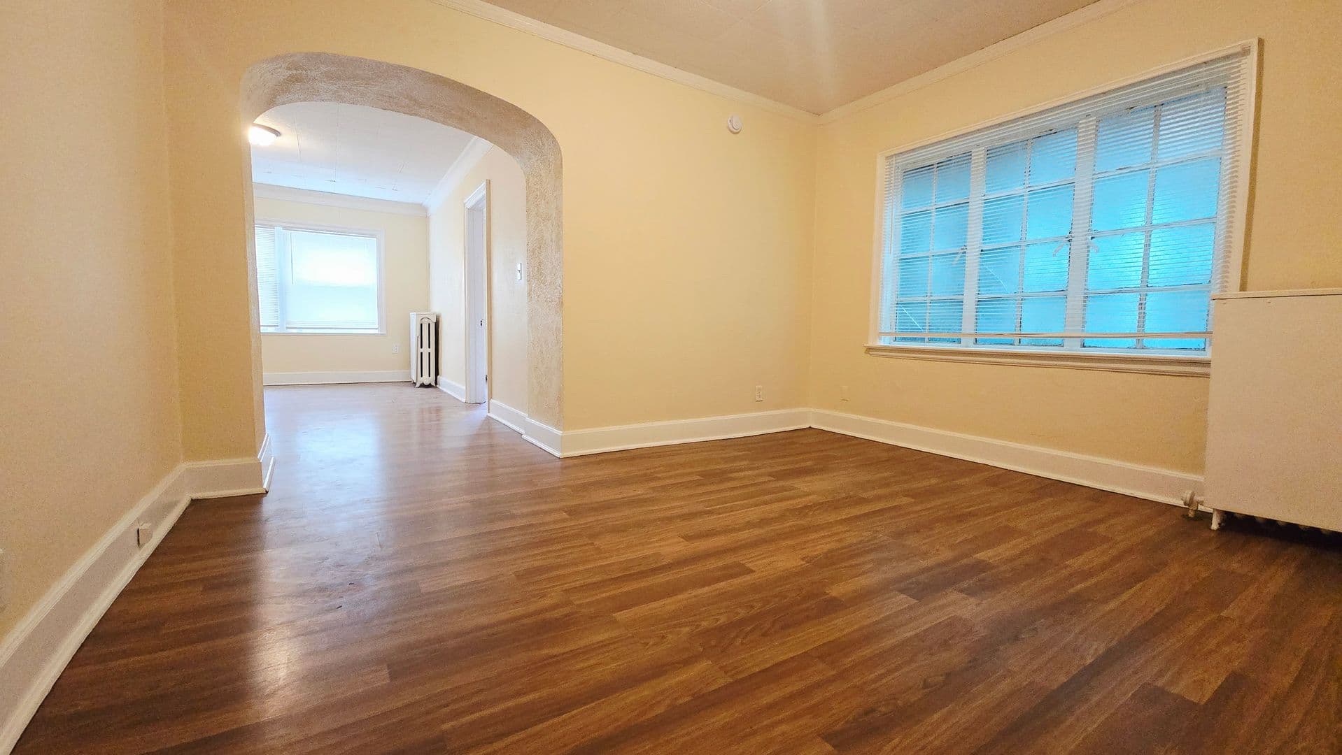Rockford Apartment: 1524-1528 Broadway St