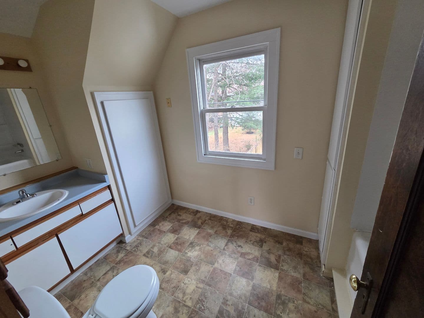 Rockford House: 1712 Vernon St