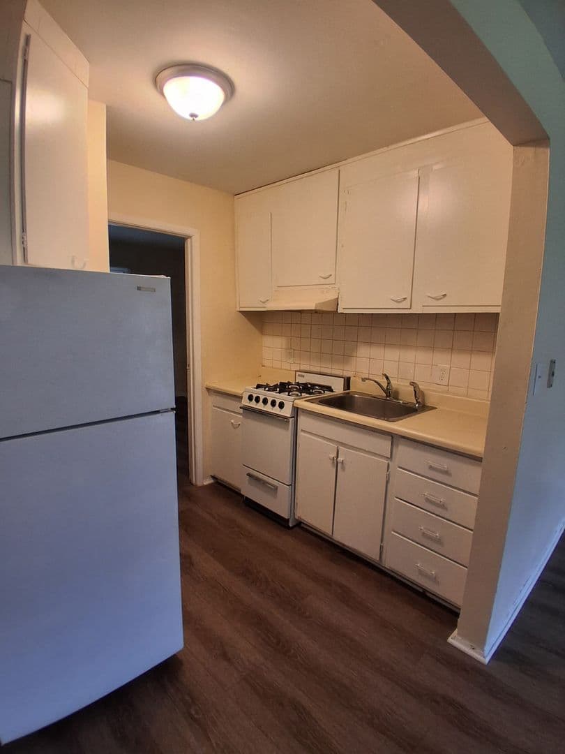 Rantoul Apartment: 707-711 E Congress Ave