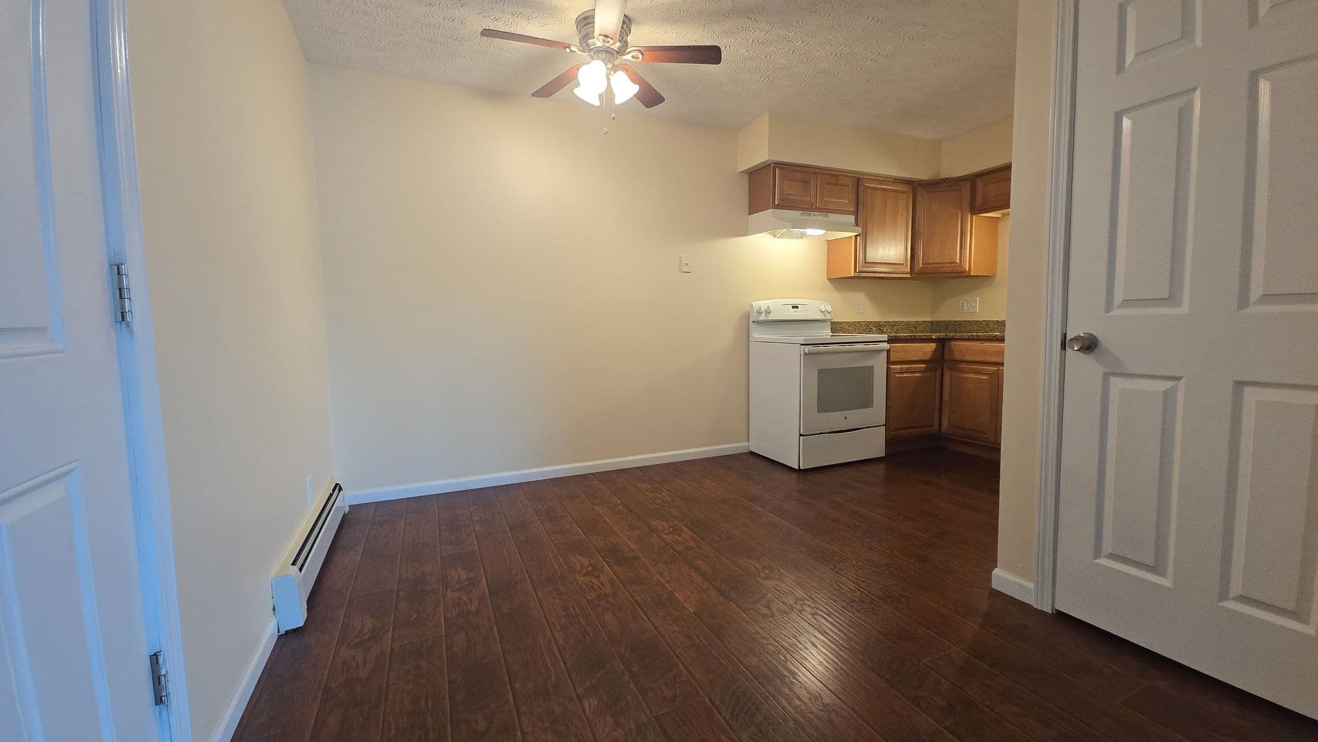 Rockford Apartment: 3120 Meriday Ln