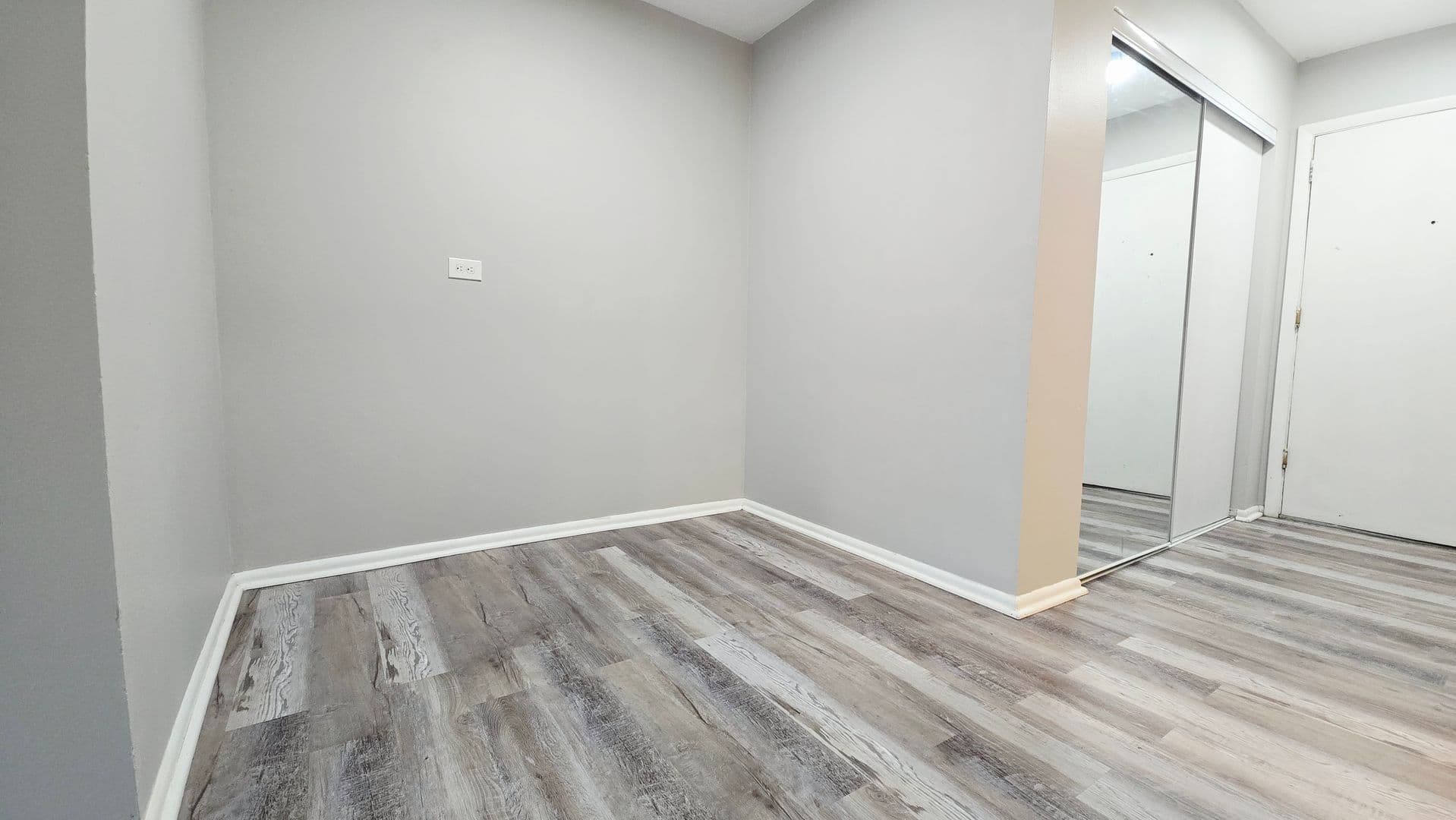 Rockford Apartment: 805 N Court St