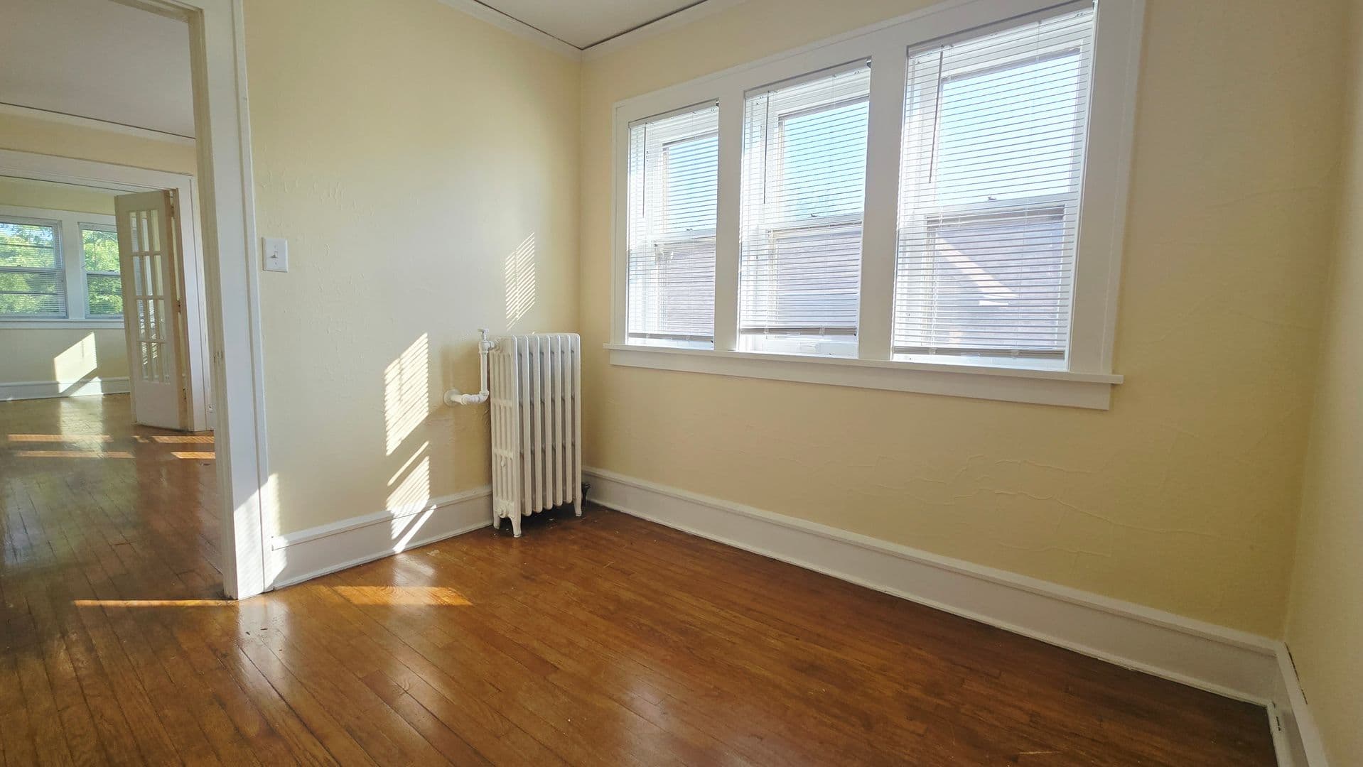 Rockford Apartment: 939 N Church St