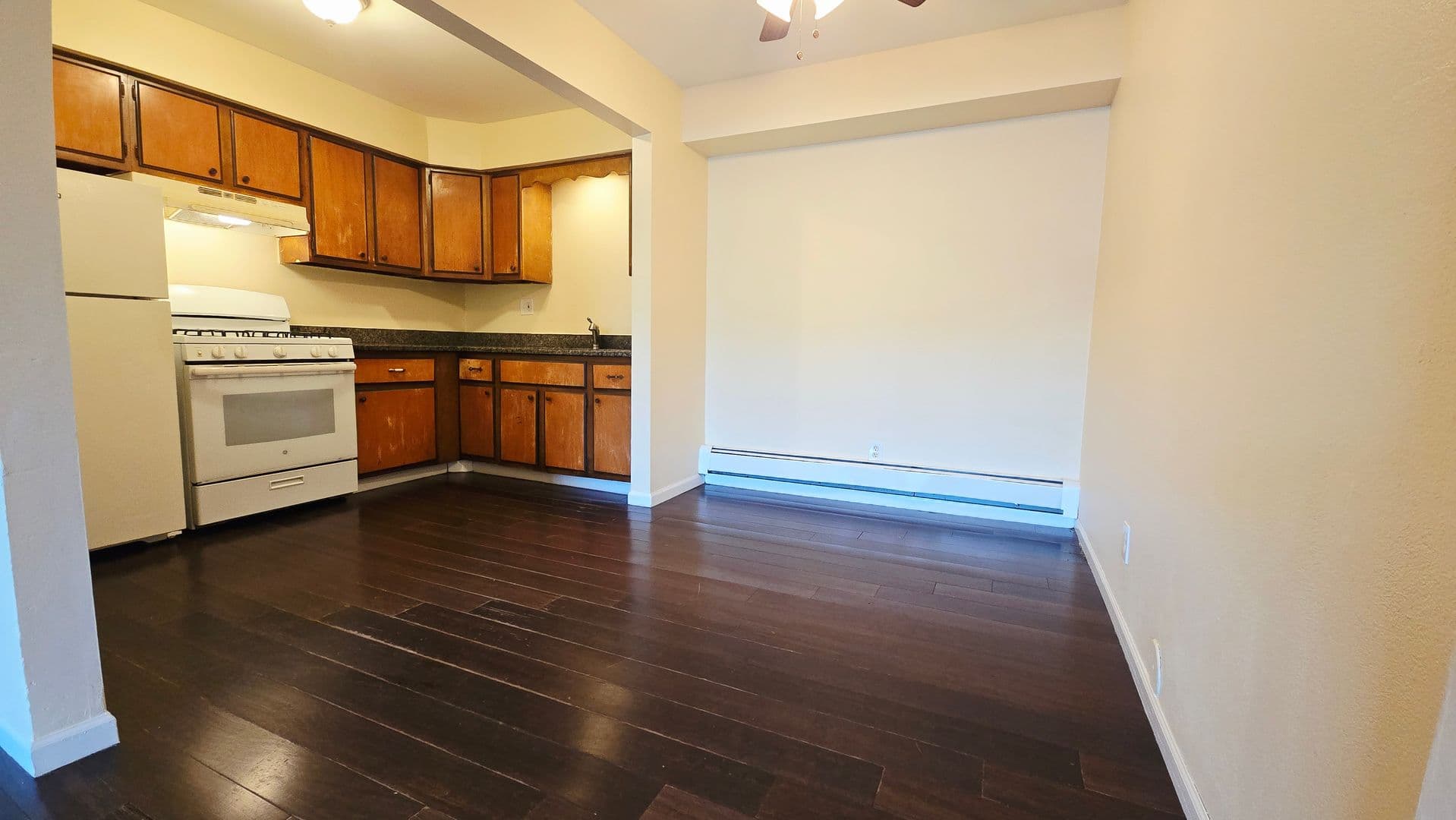 Rockford Apartment: 3627-3631 N Rockton Ave
