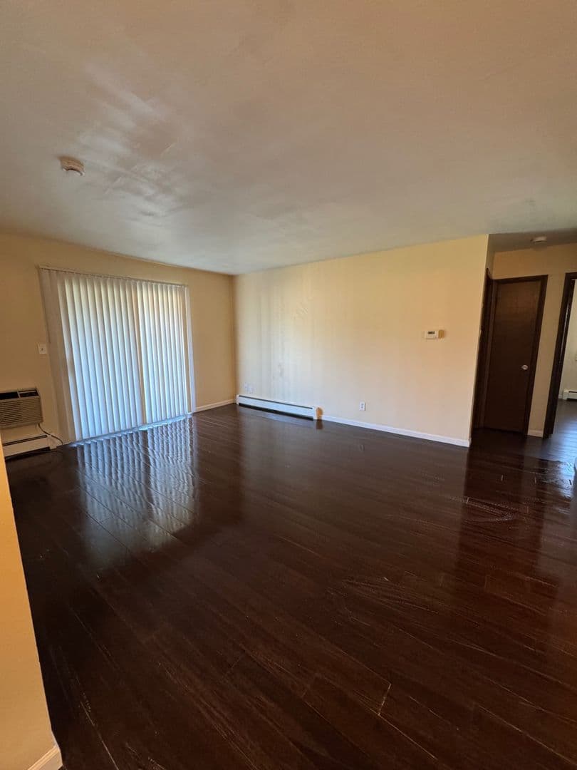 Rockford Apartment: 3627-3631 N Rockton Ave