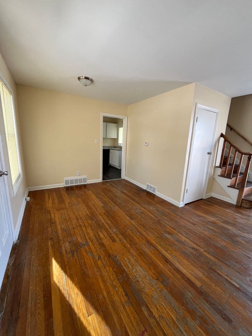 Rantoul Apartment: 701-749 Cantonment Ave