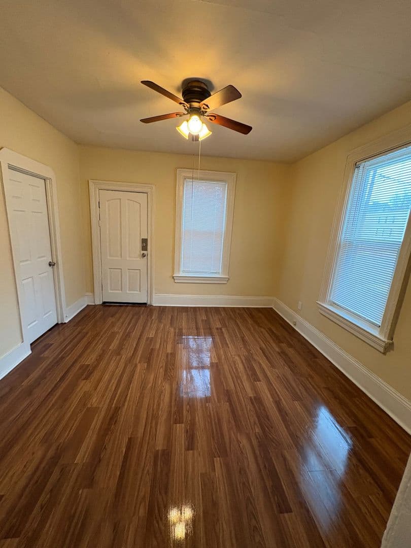 Rockford Apartment: 322-324 S 4th St