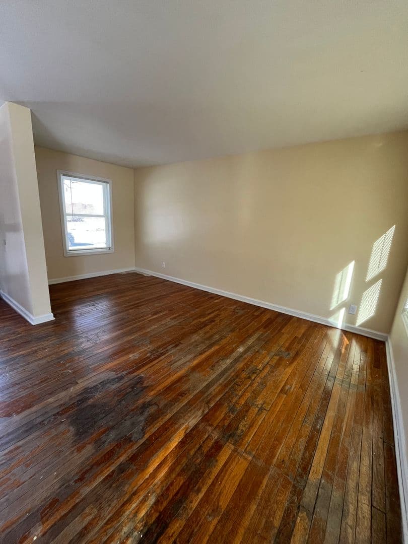 Rantoul Apartment: 701-749 Cantonment Ave