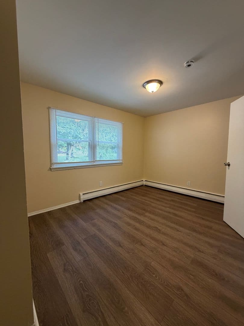 Rantoul Apartment: 707-711 E Congress Ave