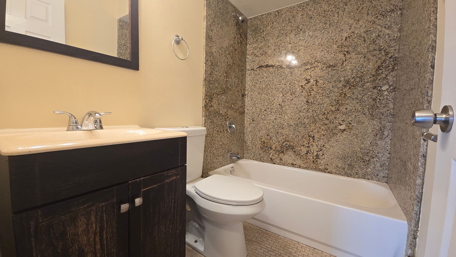 Rockford Apartment: 3120 Meriday Ln