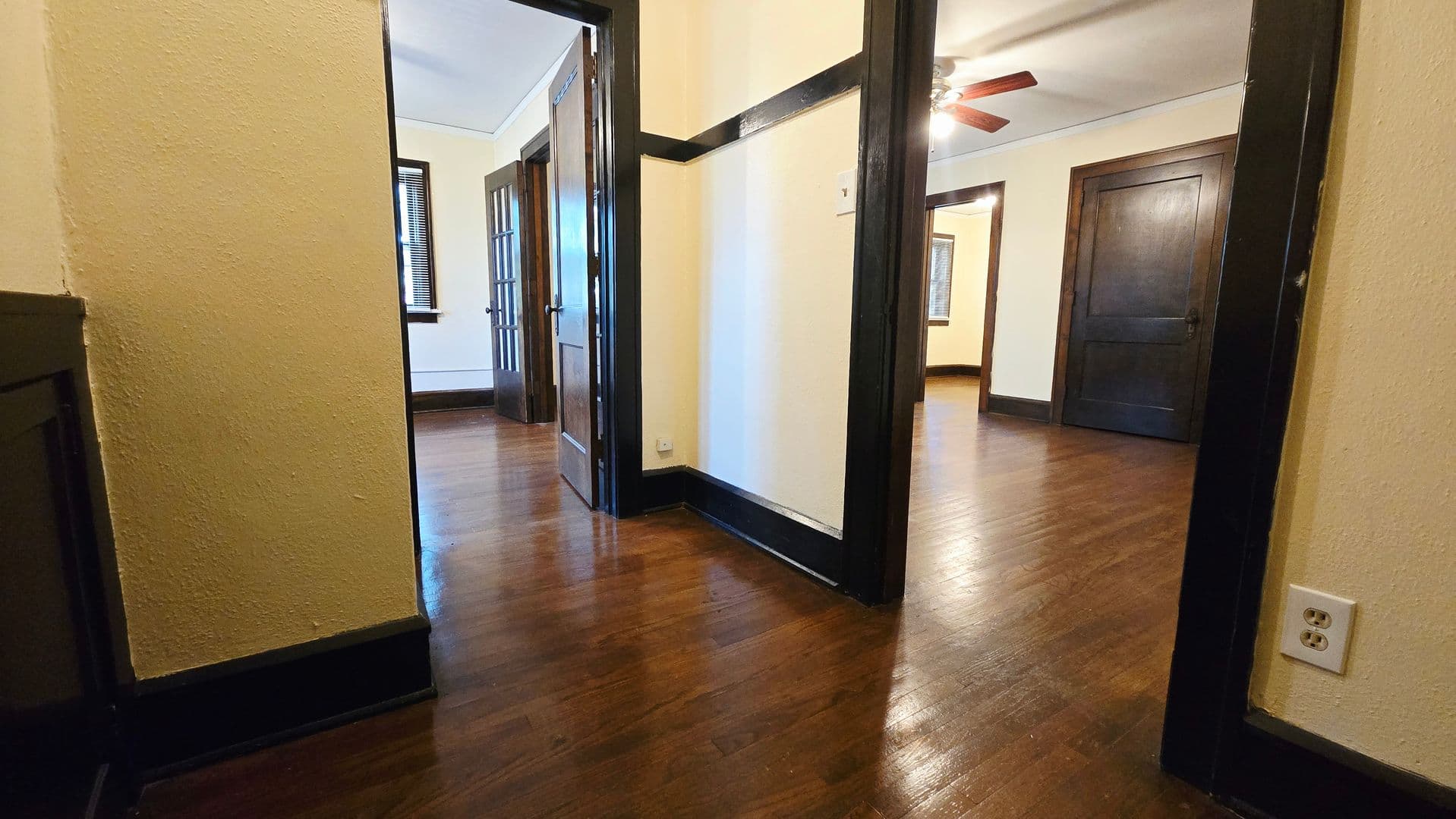 Rockford Apartment: 939 N Church St