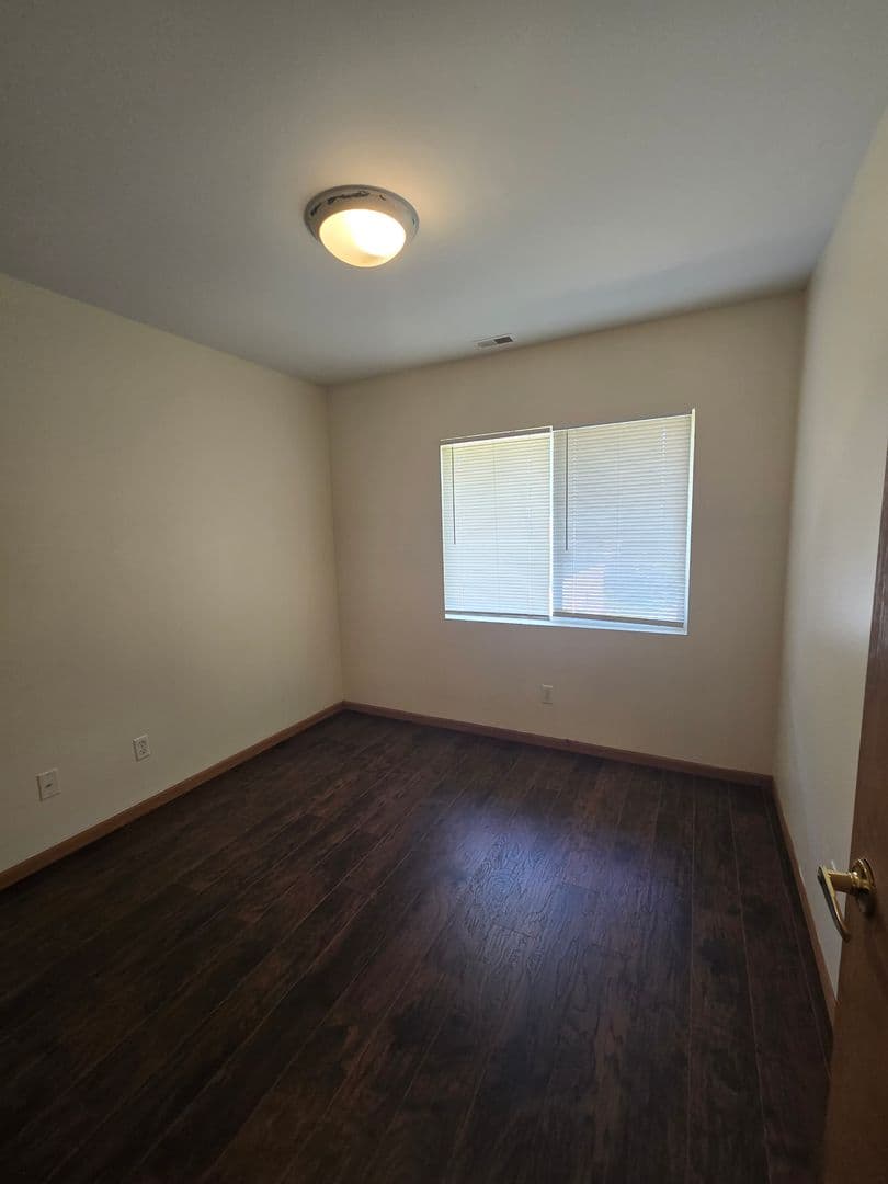 Rockford Apartment: 2723-2837 Silent Wood Trail