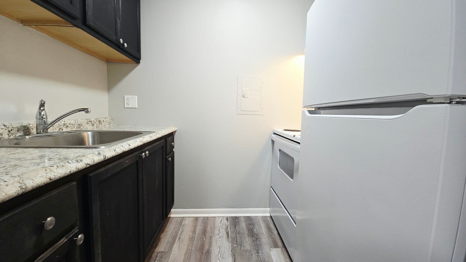 Rockford Apartment: 805 N Court St