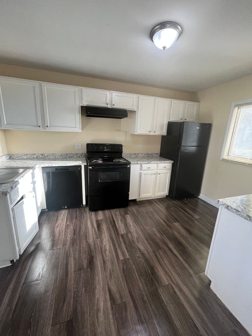Rantoul Apartment: 701-749 Cantonment Ave