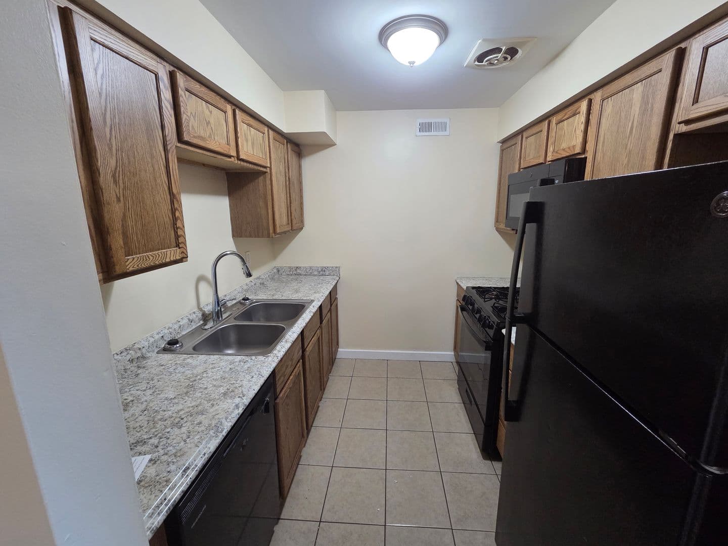 Rantoul Apartment: 1505 Hobson Drive