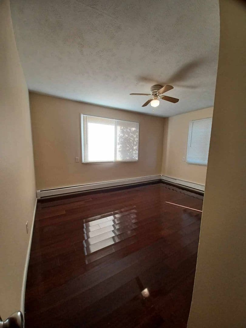 Rockford Apartment: 3627-3631 N Rockton Ave