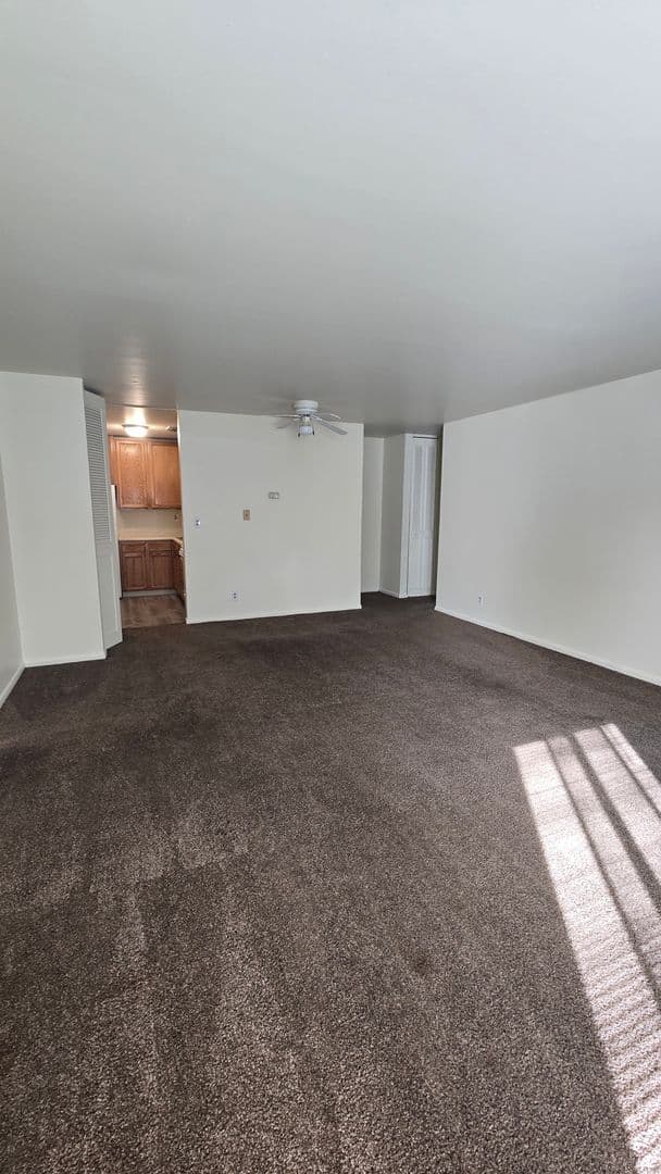 Rockford Apartment: 444 Gramercy Drive