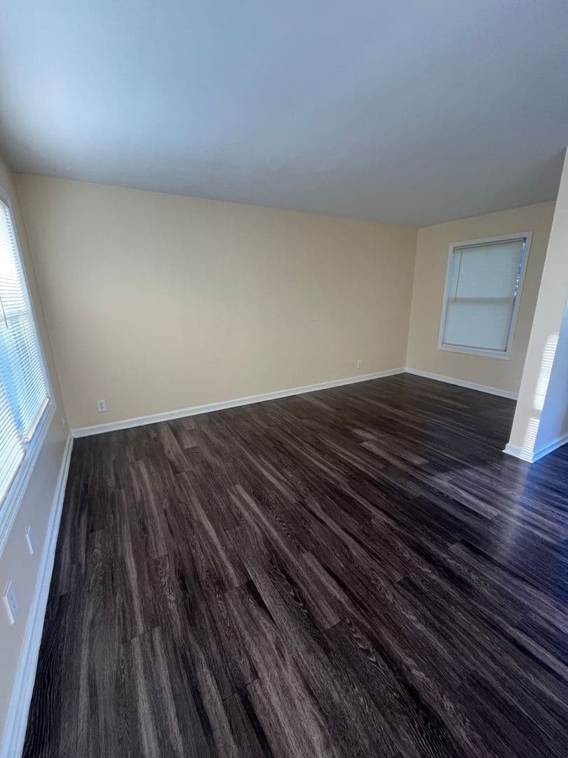 Rantoul Apartment: 701-749 Cantonment Ave