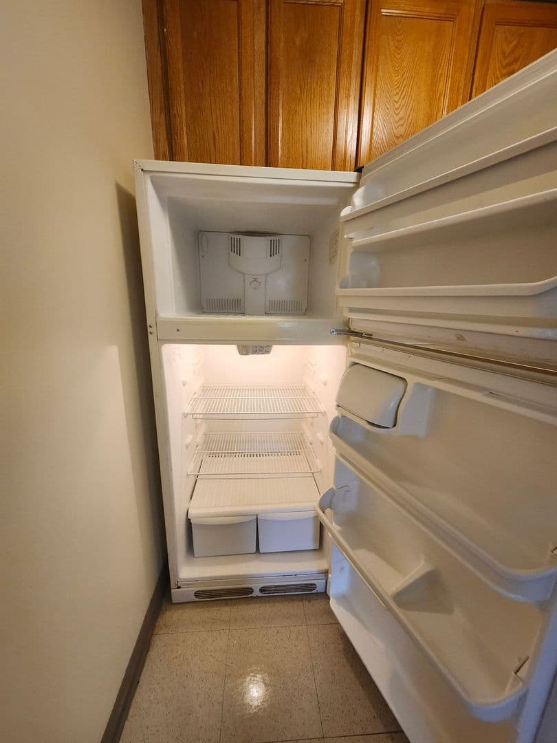 Rockford Apartment: 444 Gramercy Drive