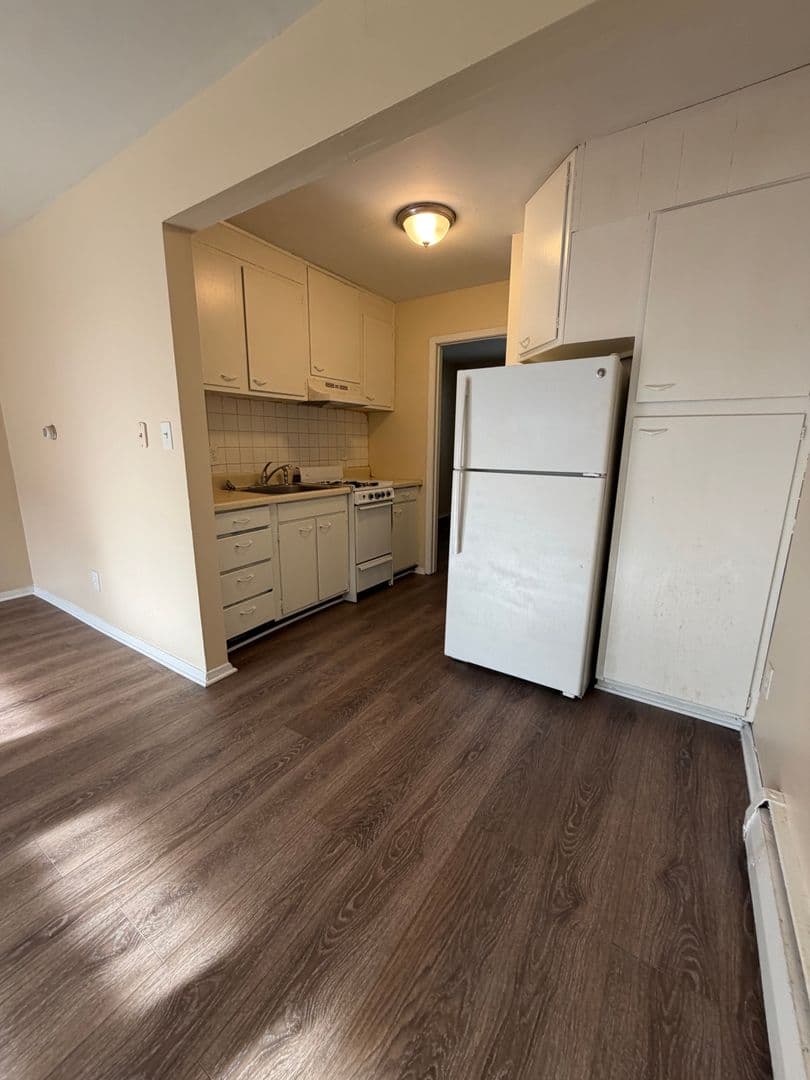 Rantoul Apartment: 707-711 E Congress Ave