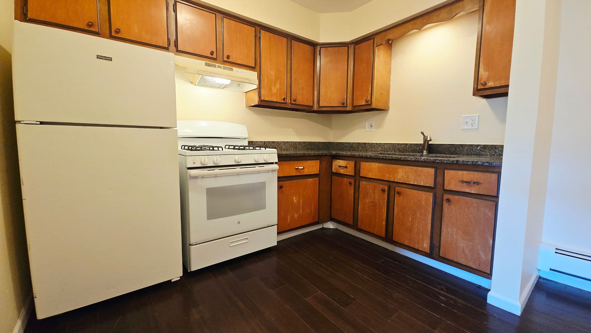 Rockford Apartment: 3627-3631 N Rockton Ave