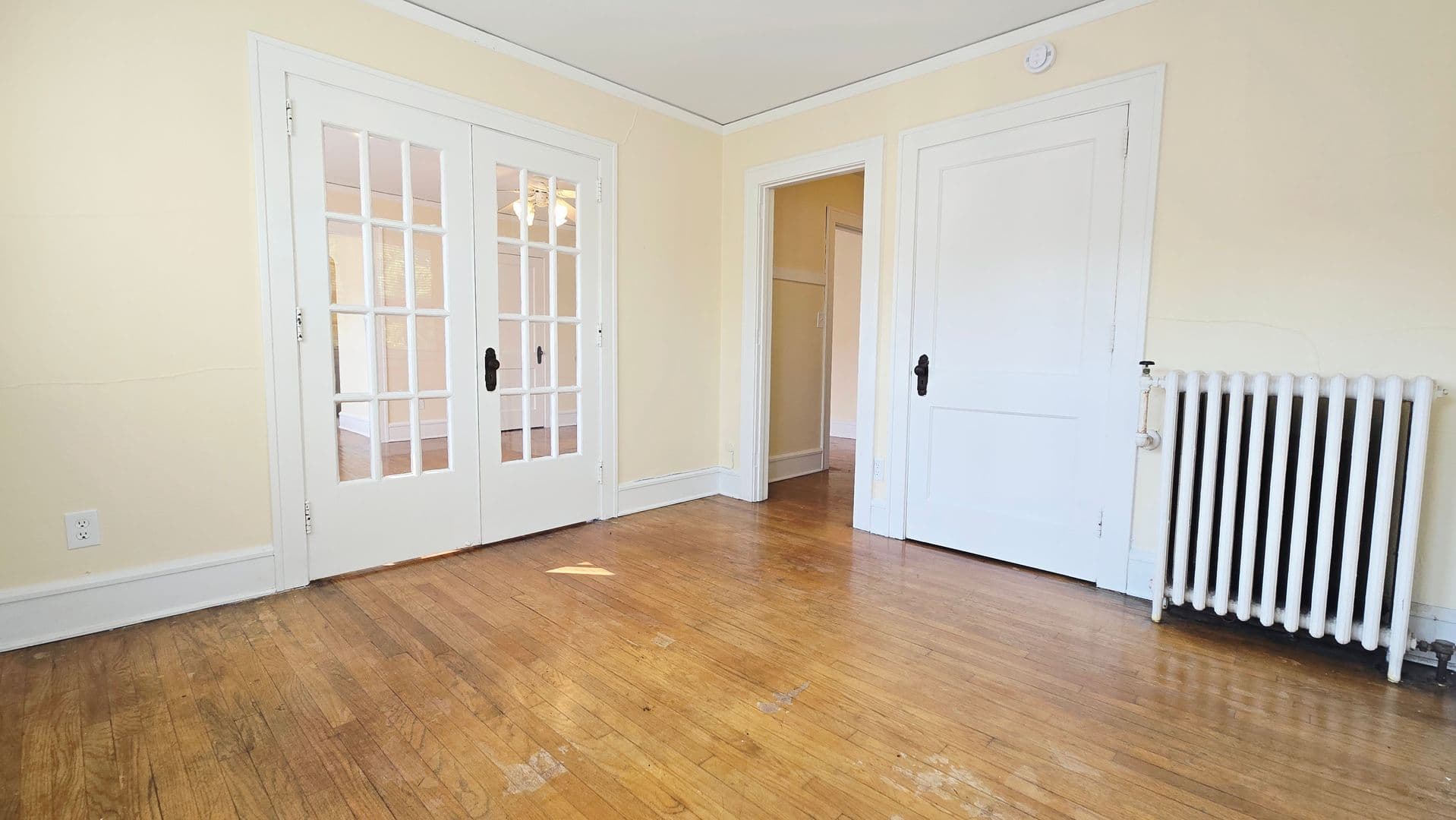 Rockford Apartment: 939 N Church St