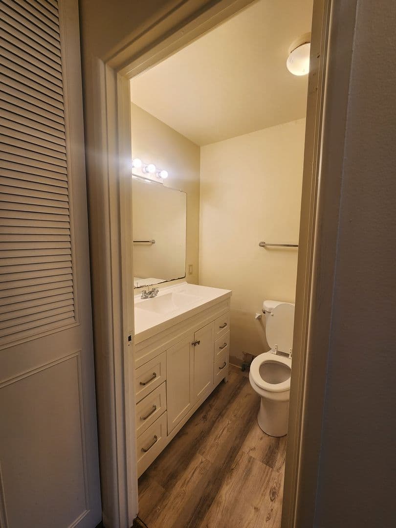 Rockford Apartment: 444 Gramercy Drive