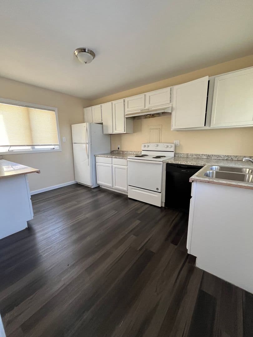 Rantoul Apartment: 701-749 Cantonment Ave