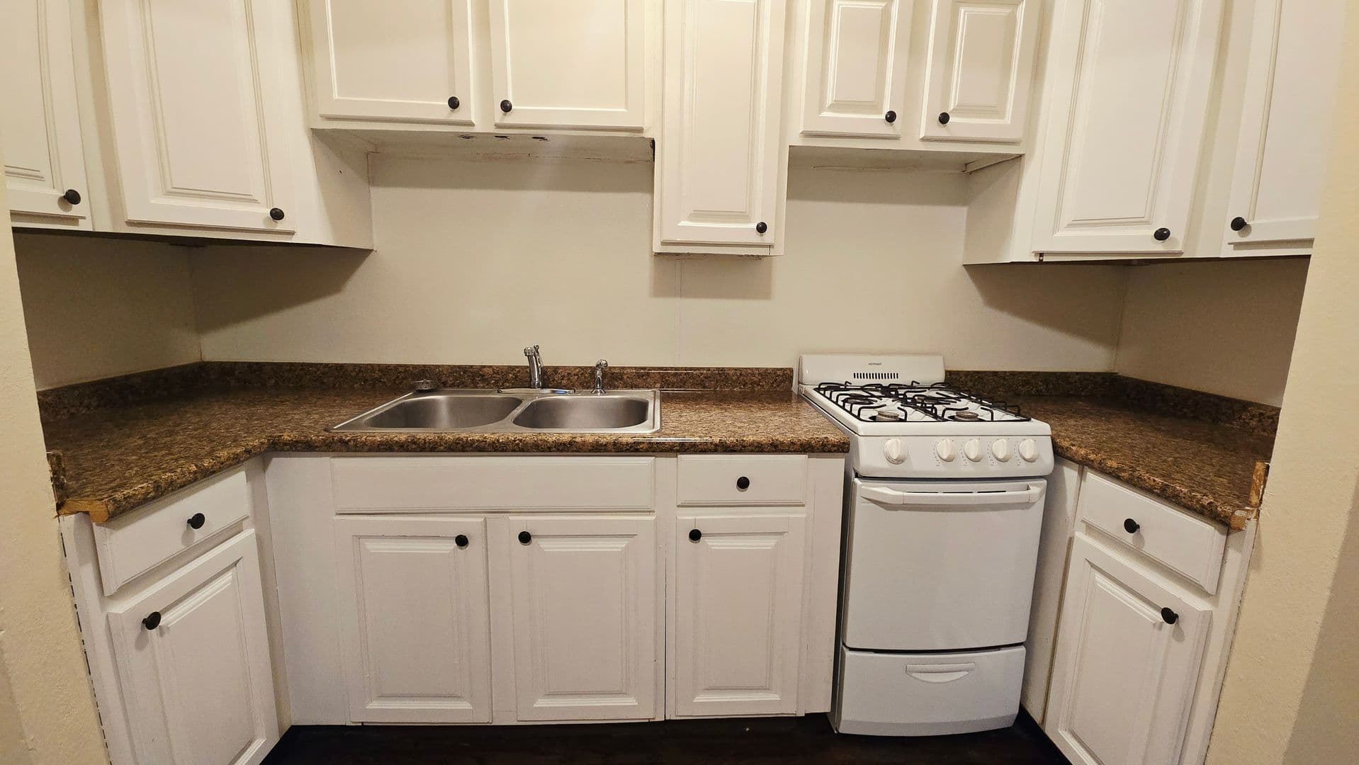 Rockford Apartment: 1415-17 21st Ave
