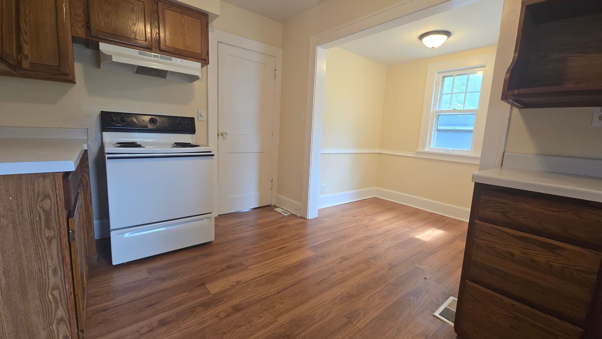 Rockford House: 619 Brown Ave