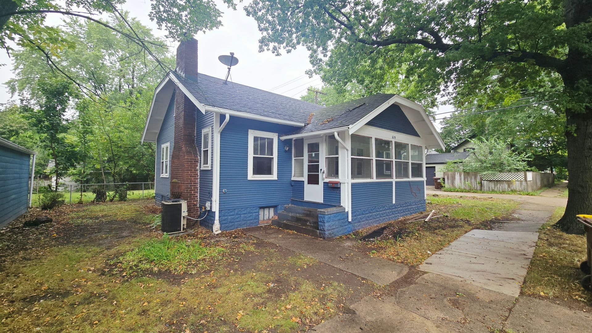 Rockford House: 619 Brown Ave