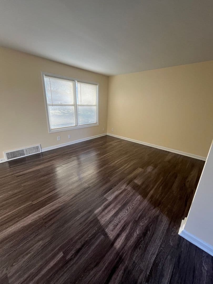 Rantoul Apartment: 701-749 Cantonment Ave
