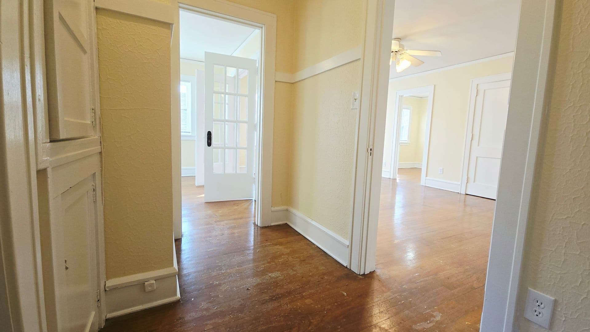 Rockford Apartment: 939 N Church St