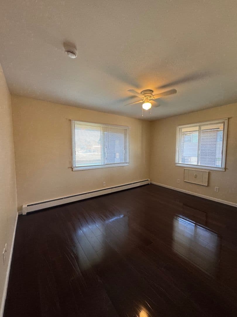 Rockford Apartment: 3627-3631 N Rockton Ave