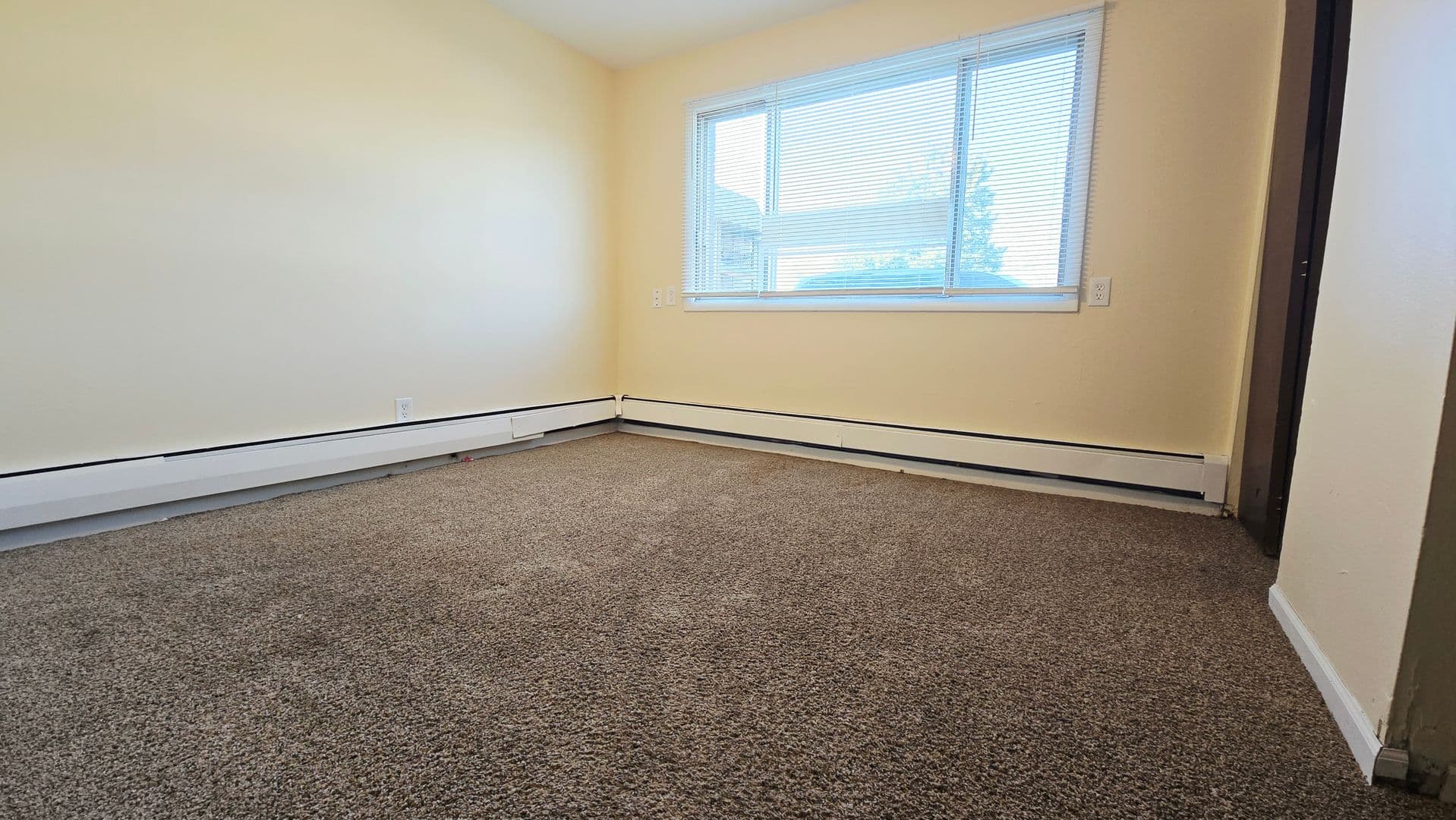 Rockford Apartment: 3627-3631 N Rockton Ave