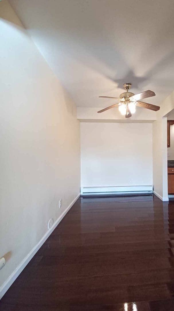 Rockford Apartment: 3627-3631 N Rockton Ave