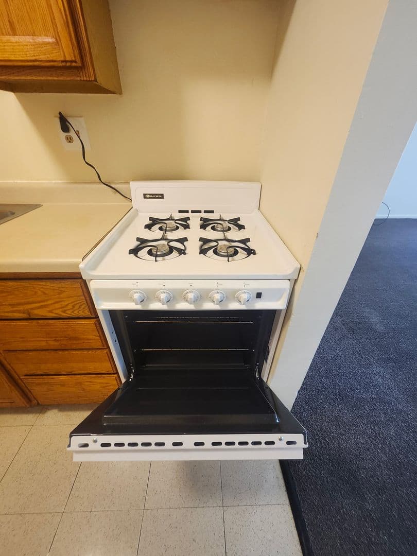 Rockford Apartment: 444 Gramercy Drive
