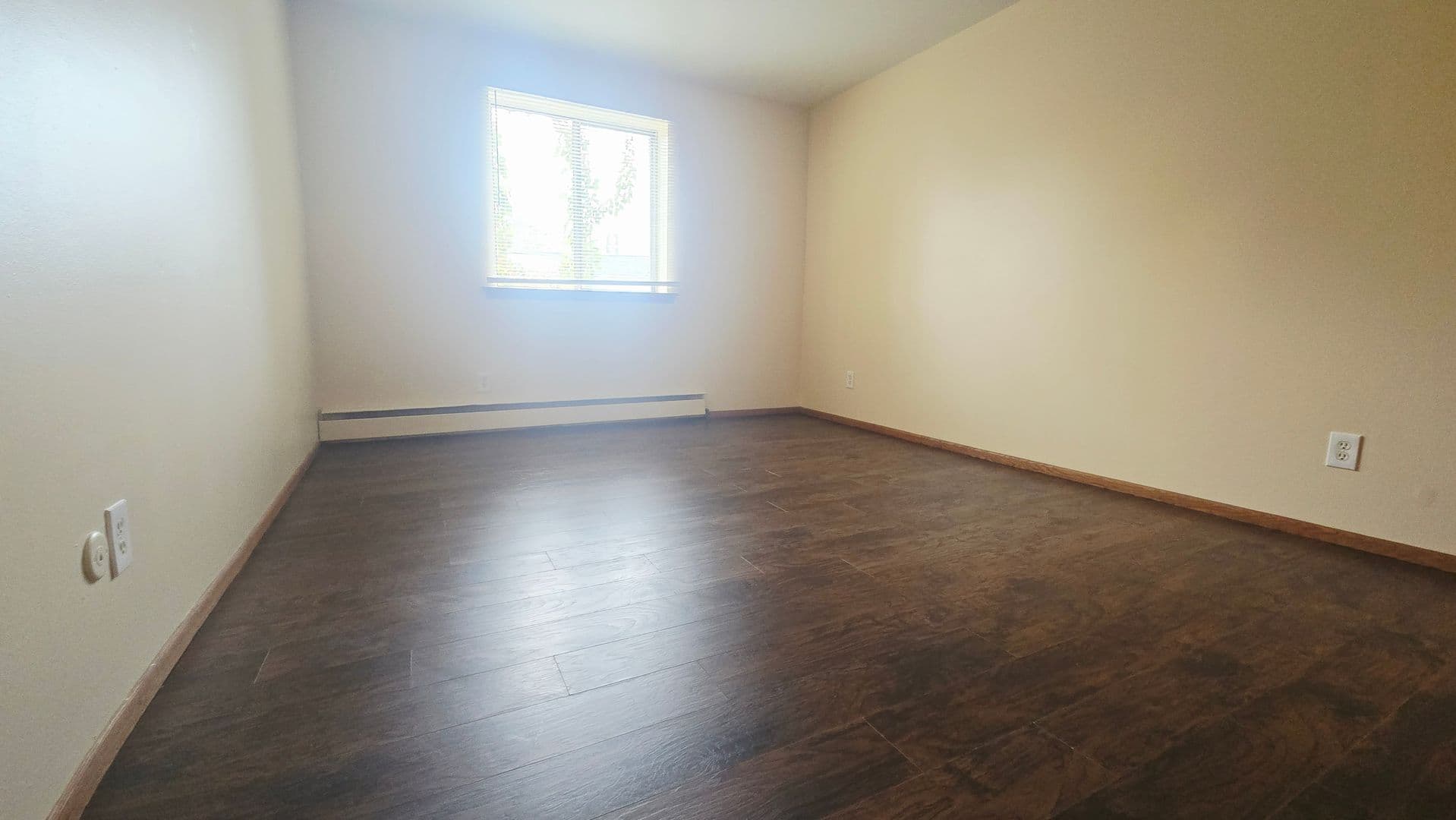 Rockford Apartment: 1020 N Main St