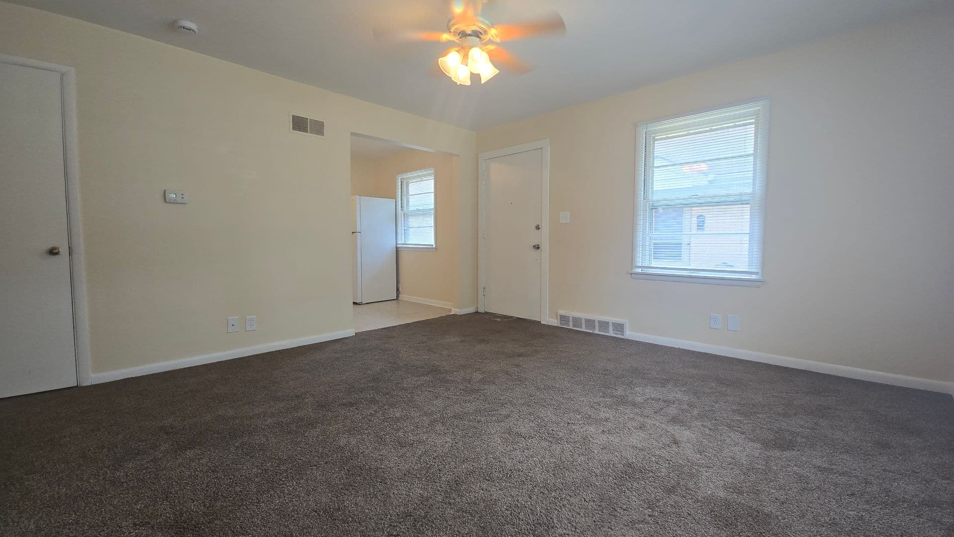 Rockford Apartment: 2213-15 Logan St