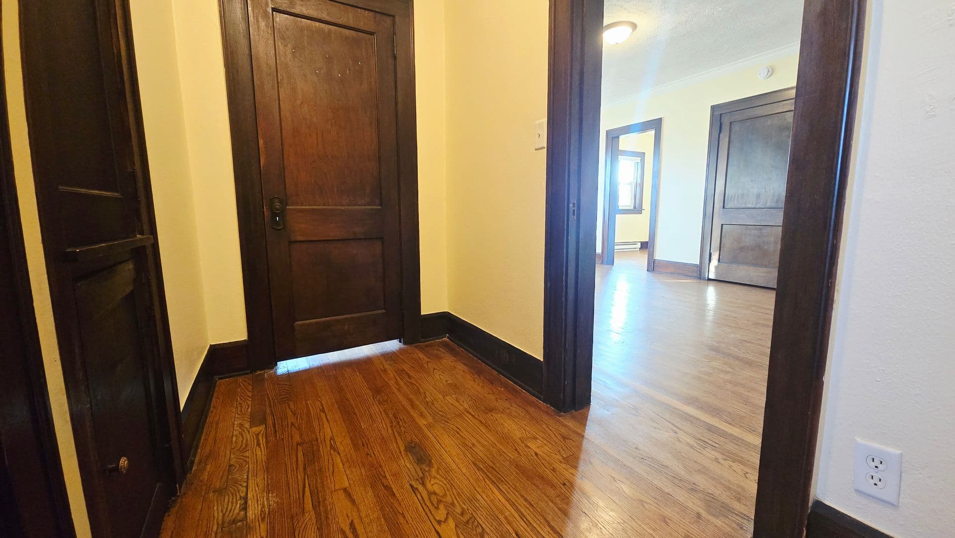 Rockford Apartment: 222 N 5th St