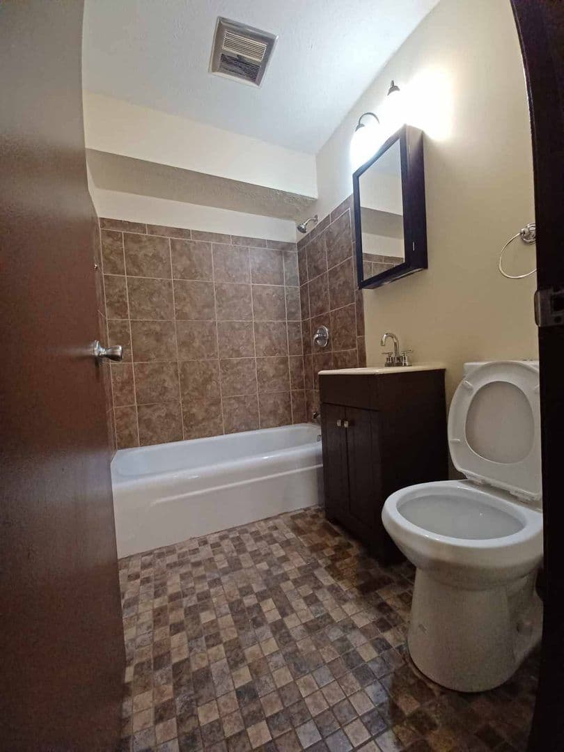 Rockford Apartment: 3627-3631 N Rockton Ave