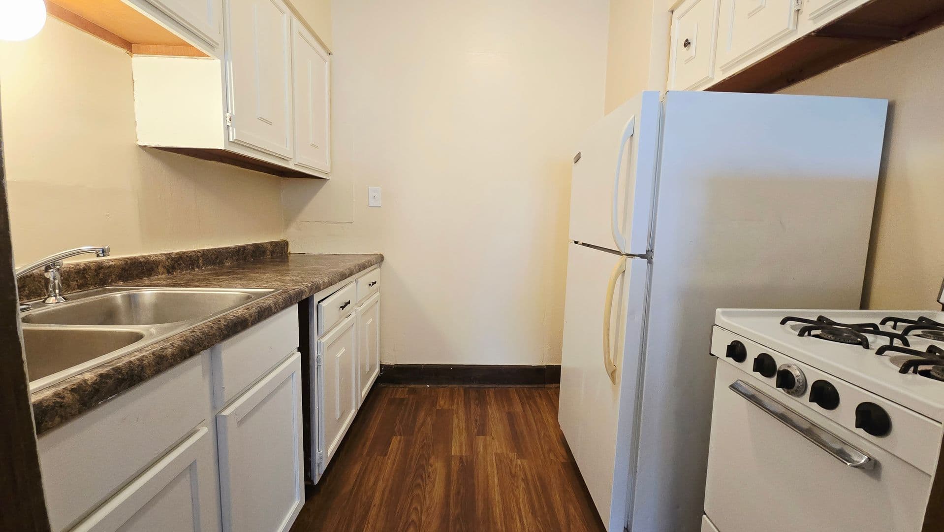Rockford Apartment: 529 N Main St