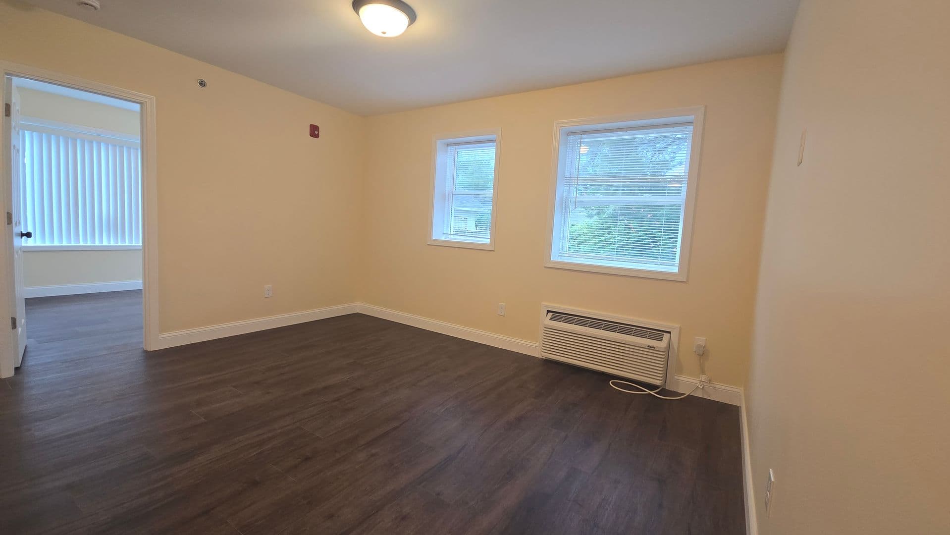 Rockford Apartment: 920 N Church St