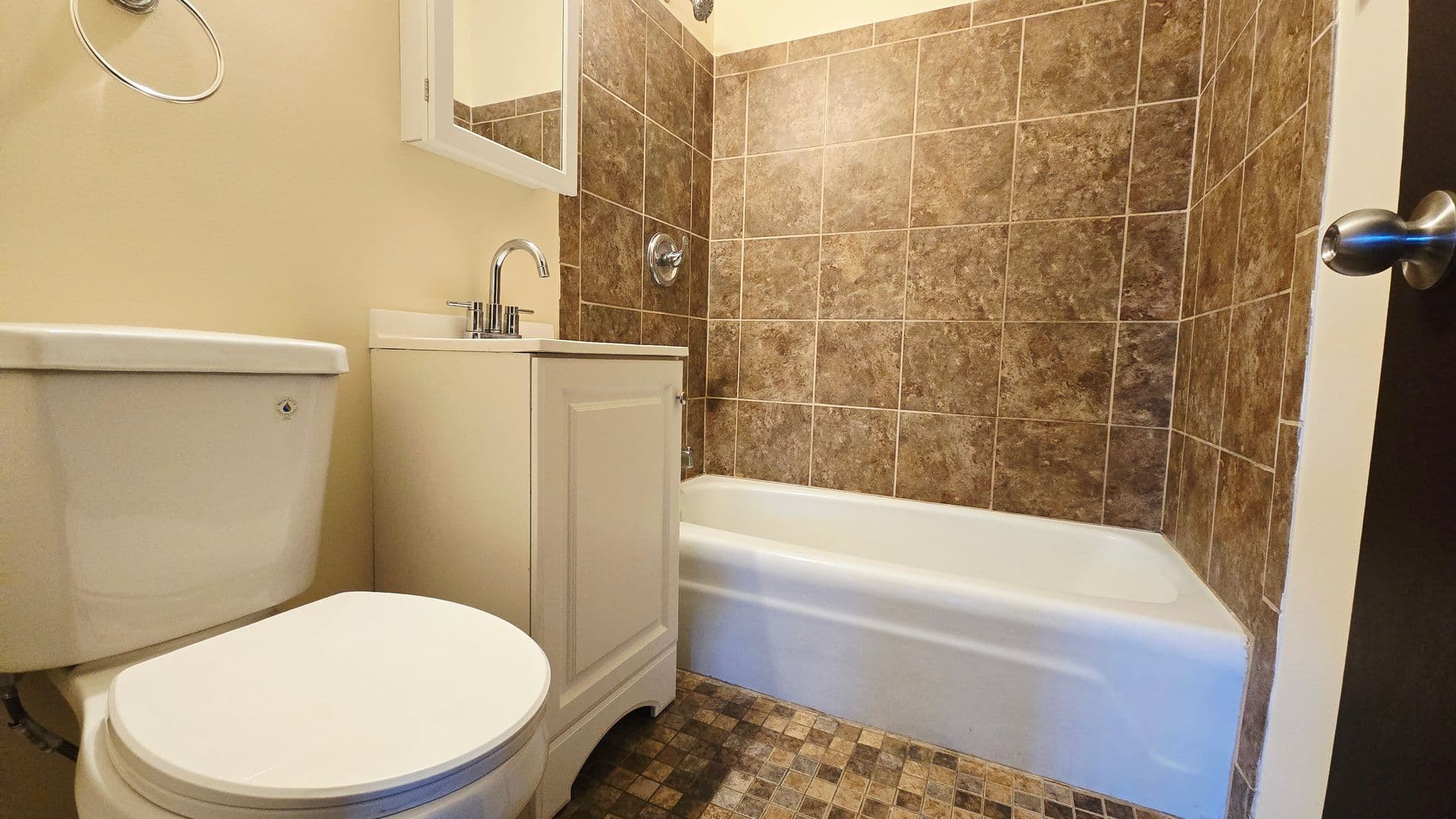 Rockford Apartment: 3627-3631 N Rockton Ave