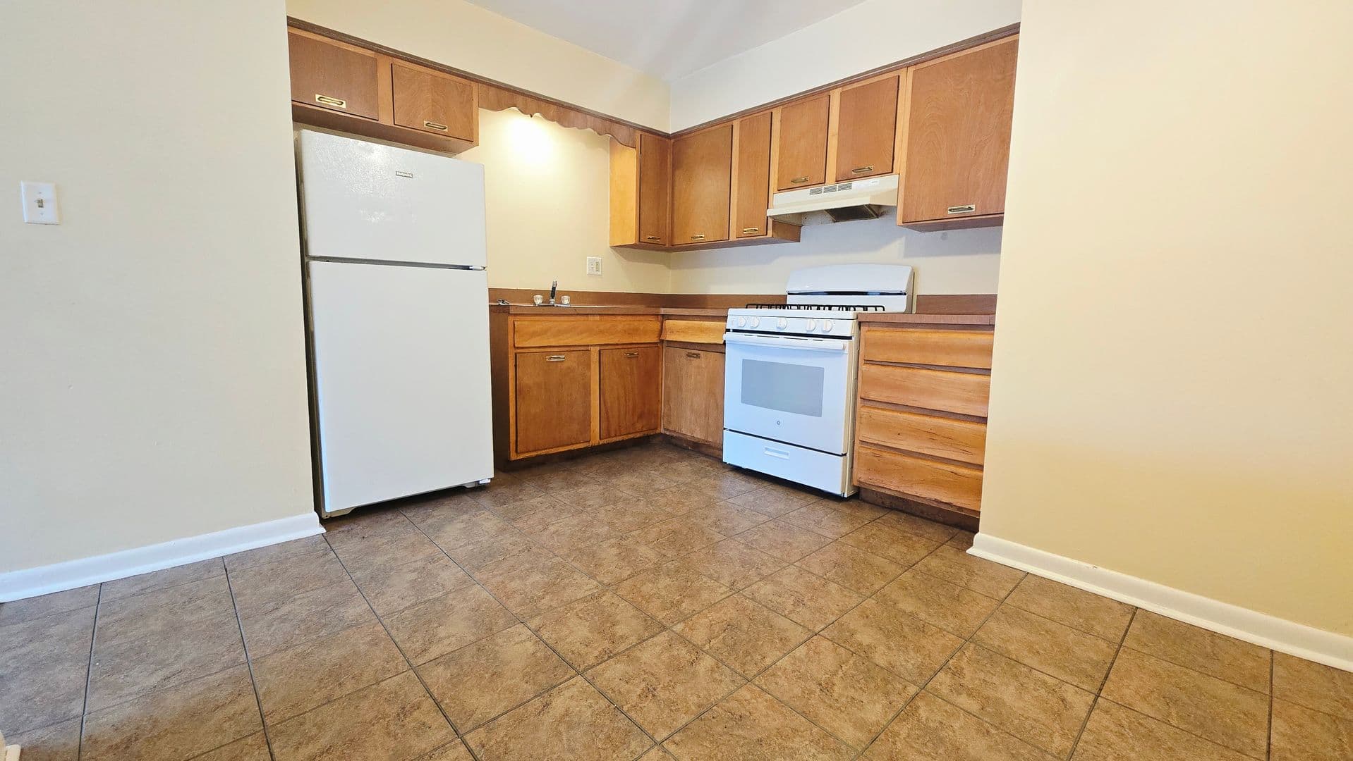 Rockford Apartment: 3432-36 Harrison Ave
