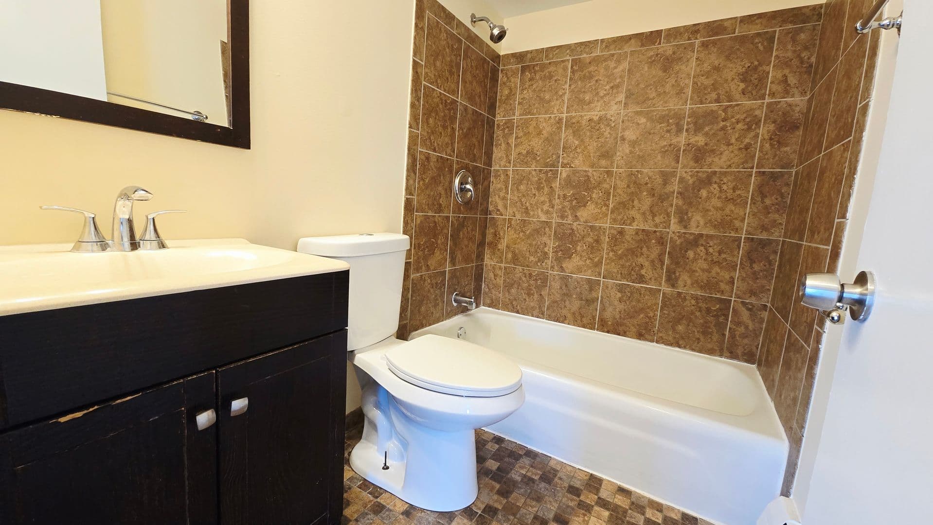 Rockford Apartment: 3124 Meriday Ln