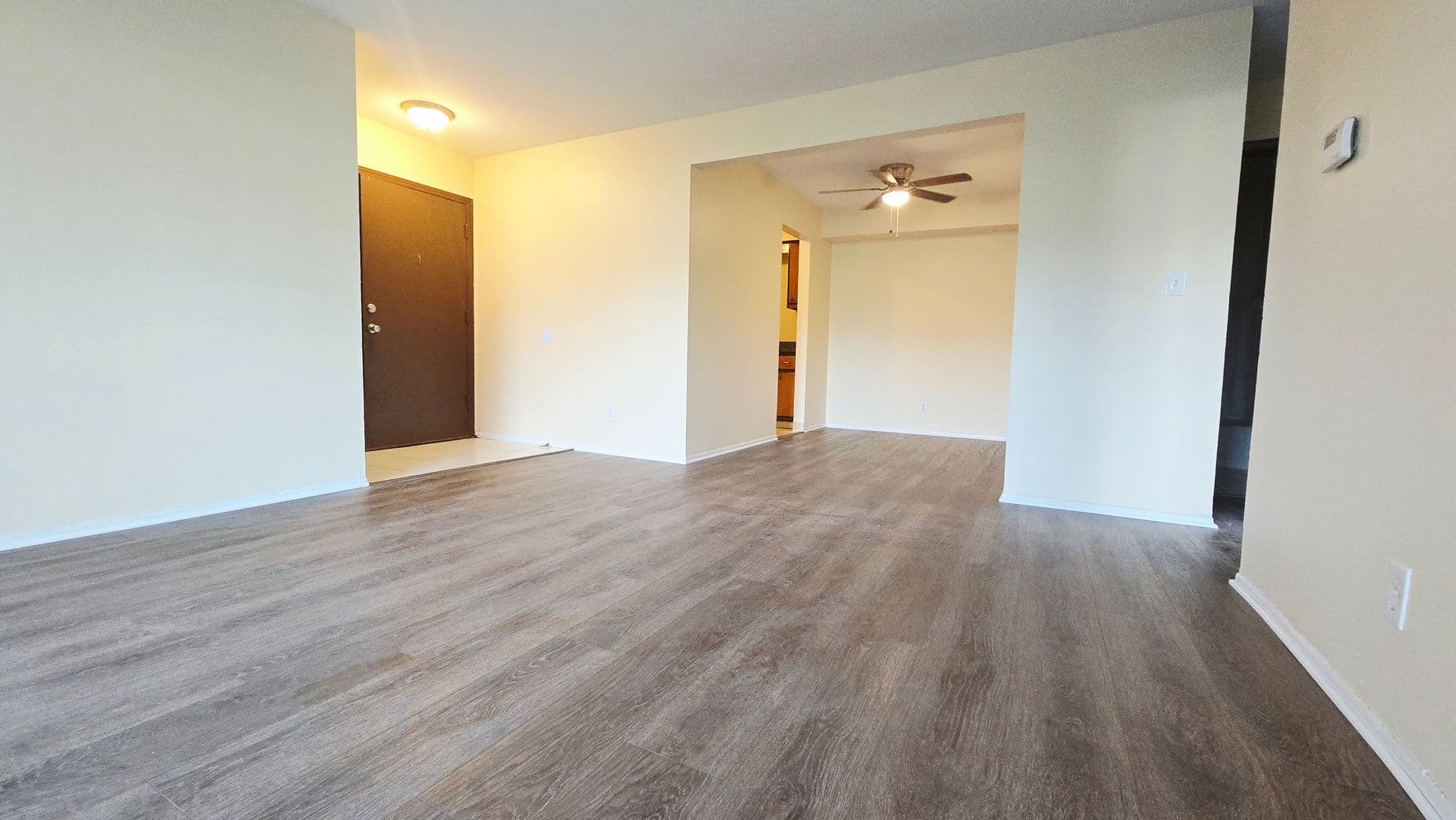 Rockford Apartment: 3627-3631 N Rockton Ave