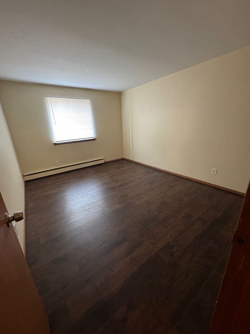 Rockford Apartment: 1020 N Main St