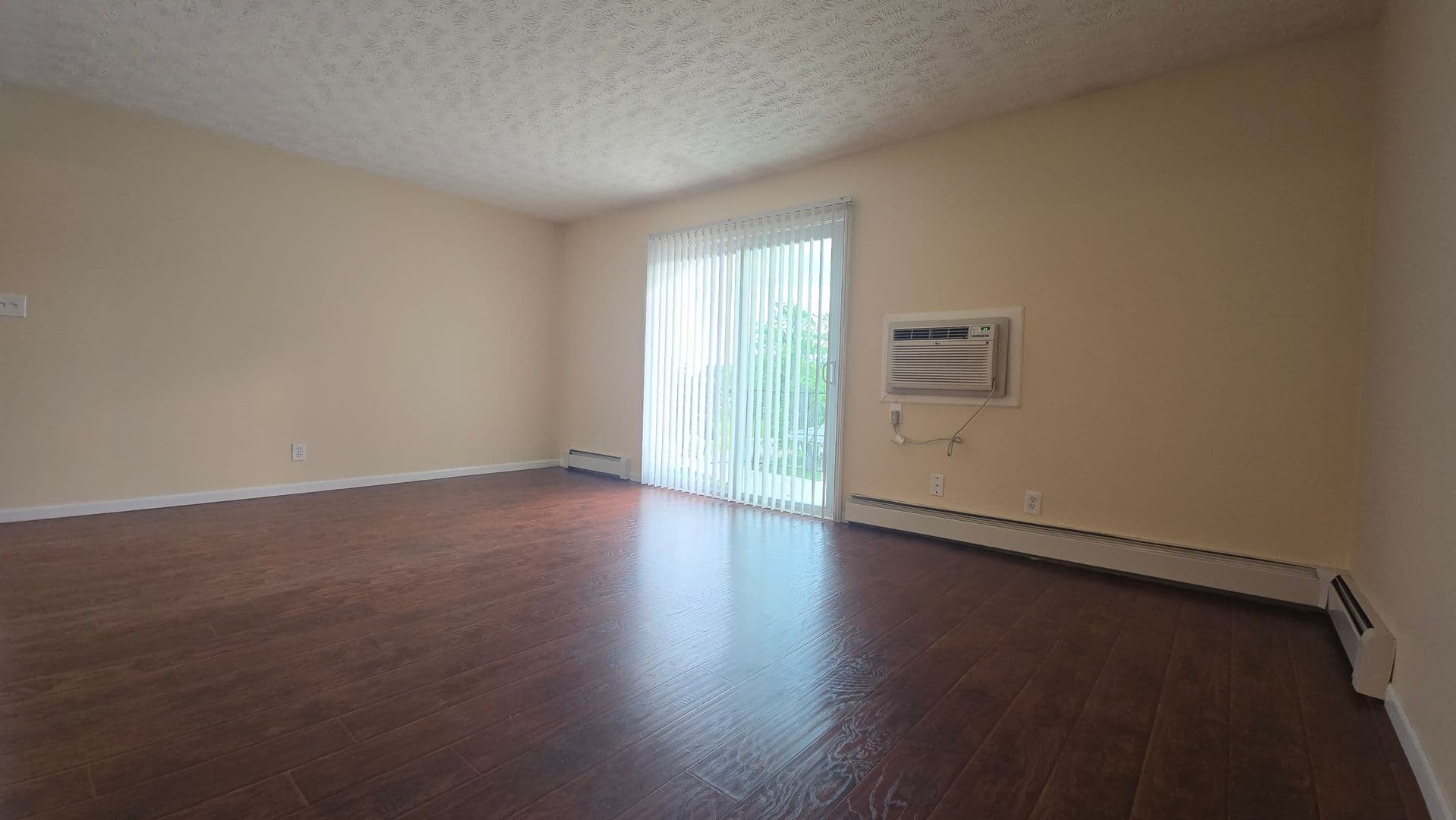 Rockford Apartment: 3120 Meriday Ln